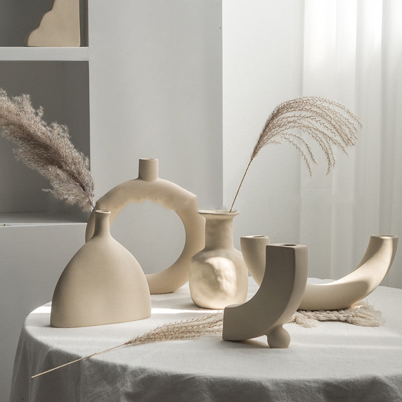 Simplicity Ceramic Vase: Minimal Beauty, Maximum Impact