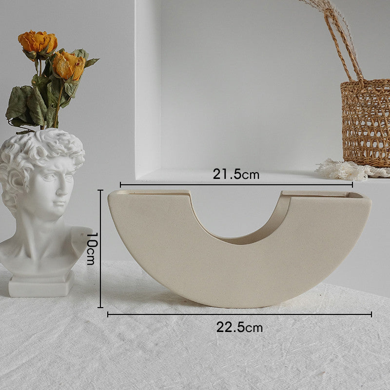 Simplicity Ceramic Vase: Minimal Beauty, Maximum Impact