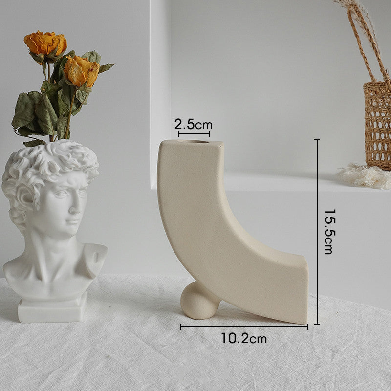 Simplicity Ceramic Vase: Minimal Beauty, Maximum Impact