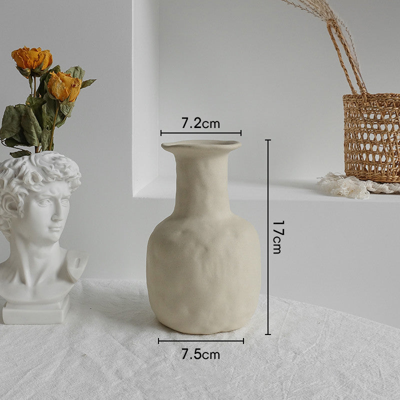 Simplicity Ceramic Vase: Minimal Beauty, Maximum Impact