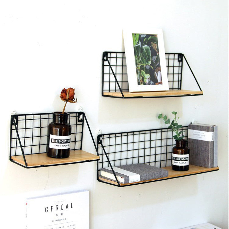 Japanese-Style Wrought Iron Wall Hanging Basket: Simplicity in Motion