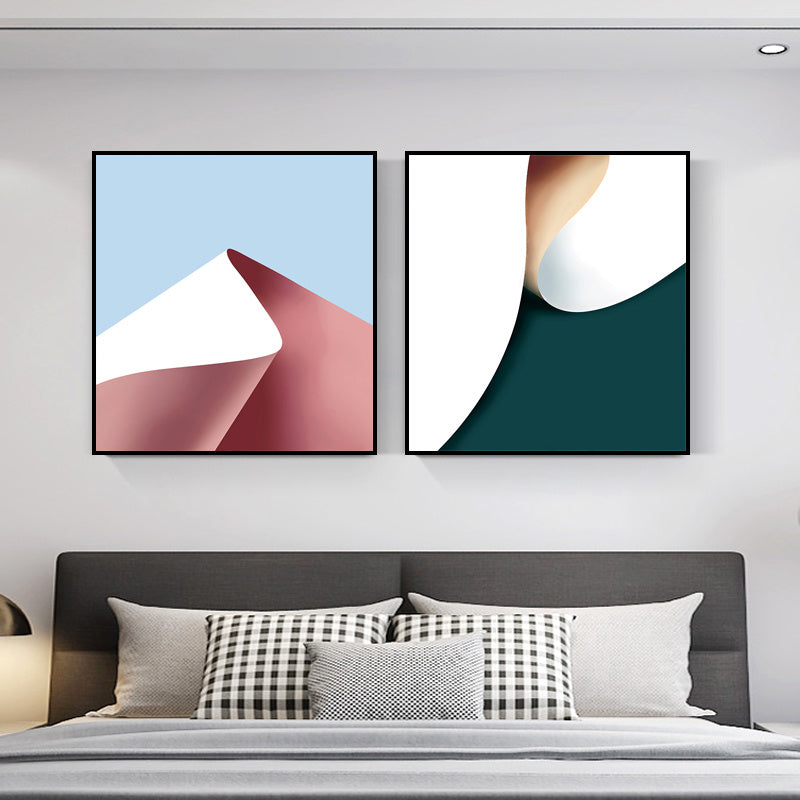 Abstract bedroom decoration: Art That Speaks Without Words